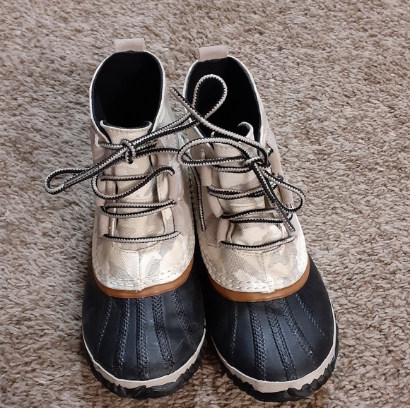 Sorel waterproof boots - Picture 1 of 10